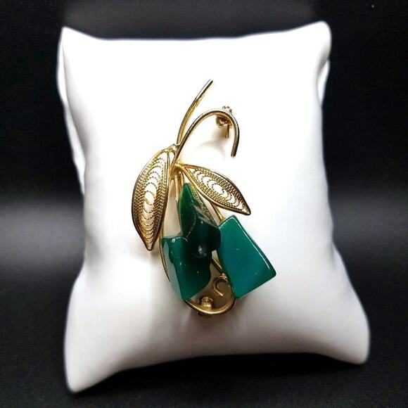 Vintage Green Gemstone Gold Plated Filigree Brooch, Nephrite Stones, 2 Inches - Picture 3 of 7